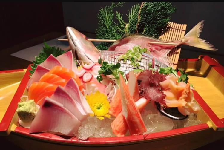 nhà hàng sashimi quận 1