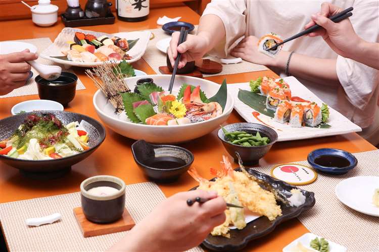 nhà hàng sushi quận 7